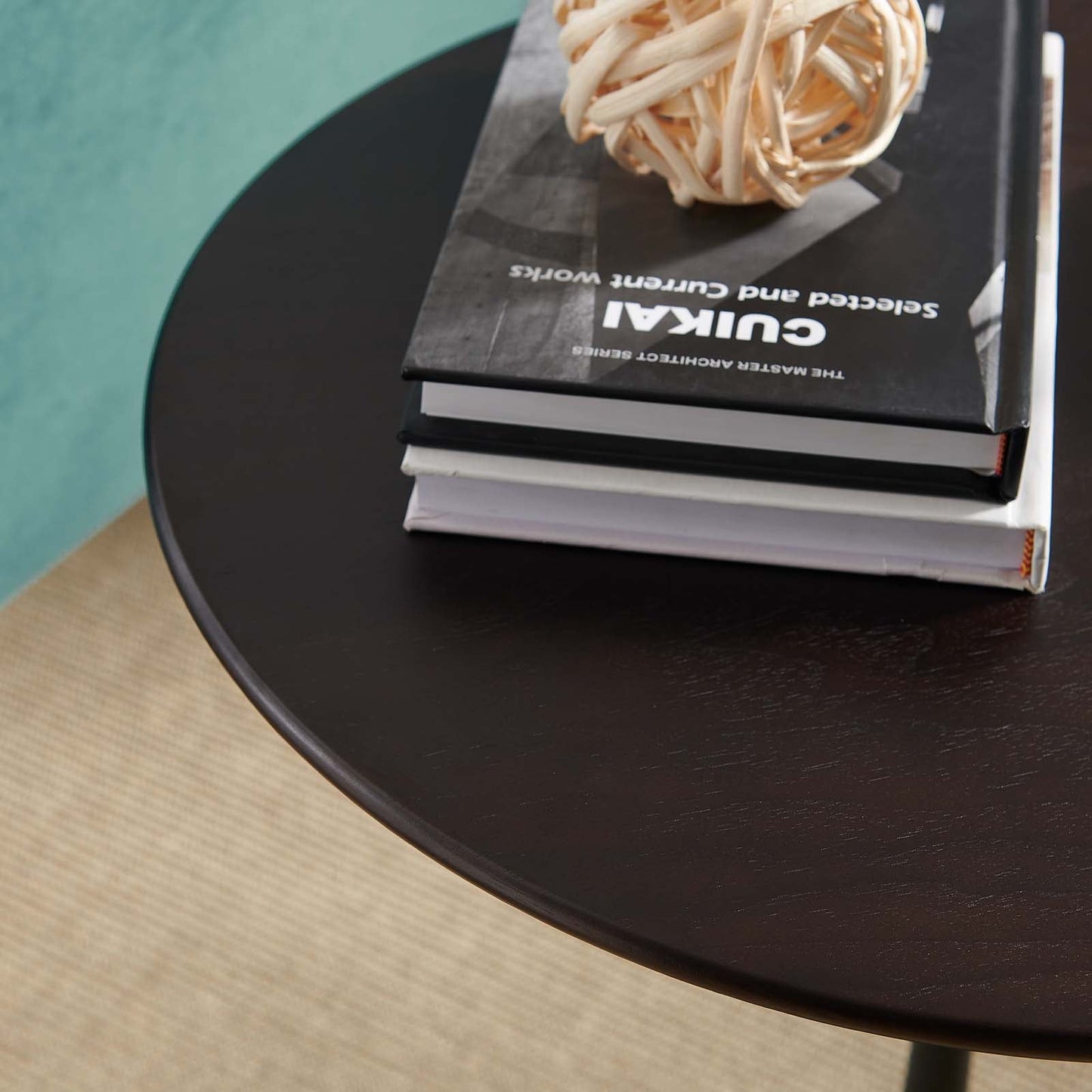 Tulip Style 20" Round Side Table