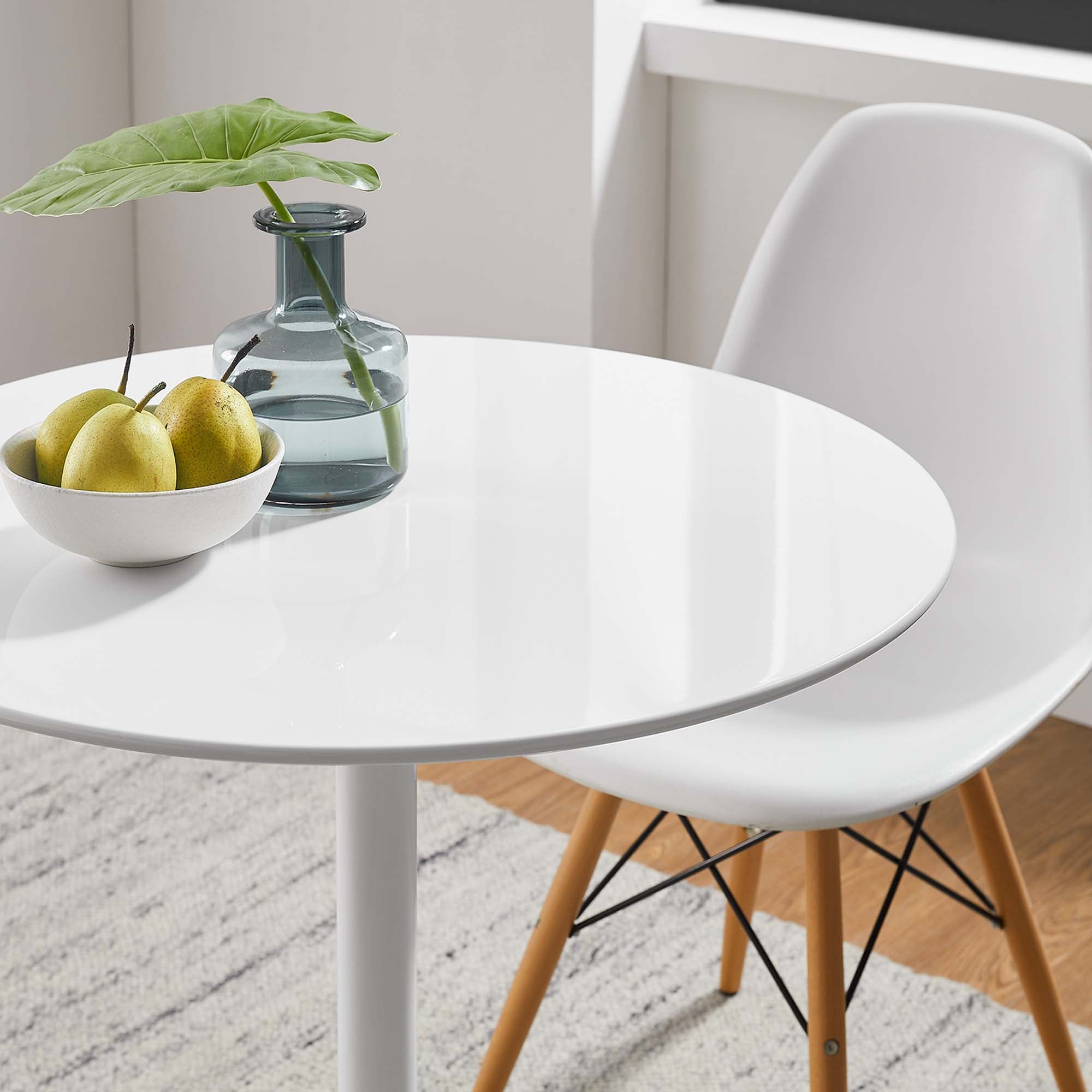 Lippa 28" Round Wood Top Dining Table