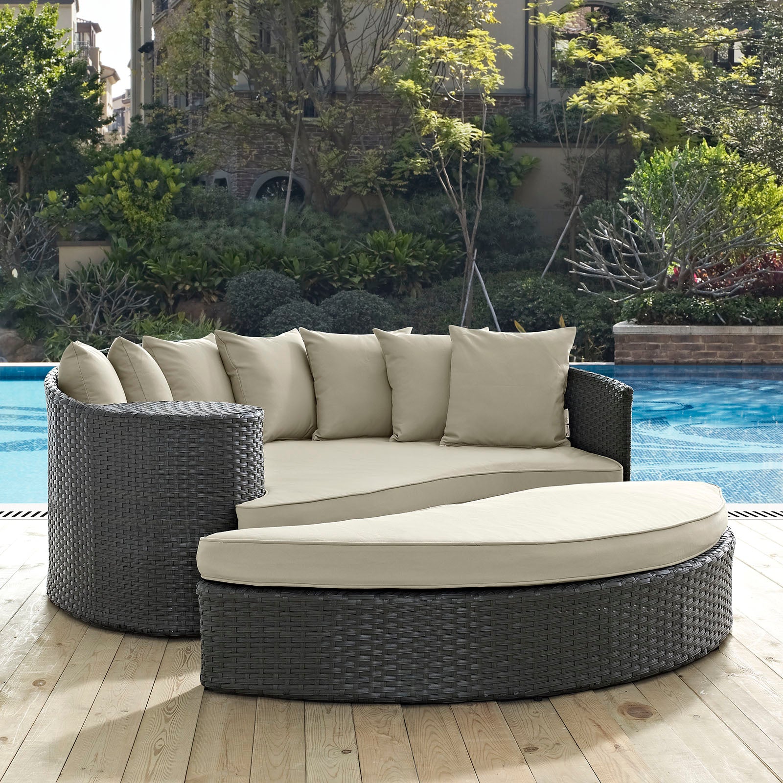 Sojourn Outdoor Patio Sunbrella® Daybed