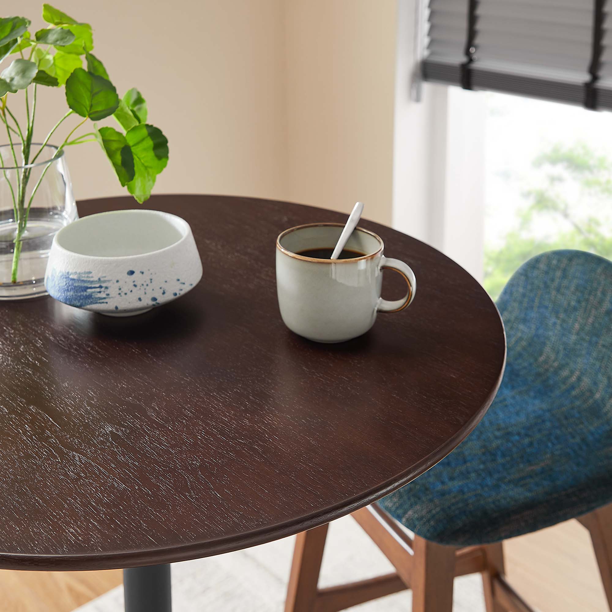 Lippa 28" Round Wood Grain Bar Table