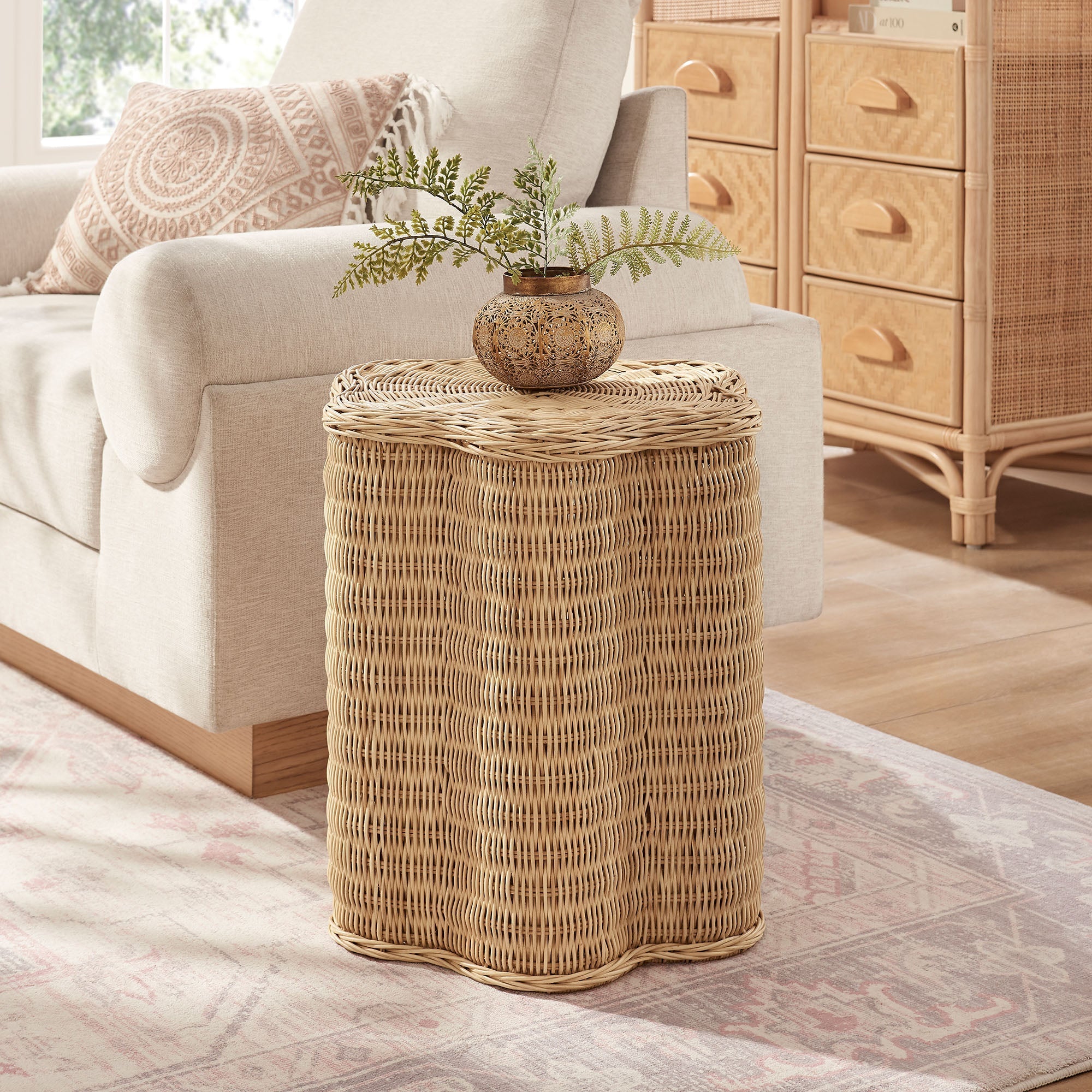 Erika Scalloped Natural Rattan Side Table – EMFURN