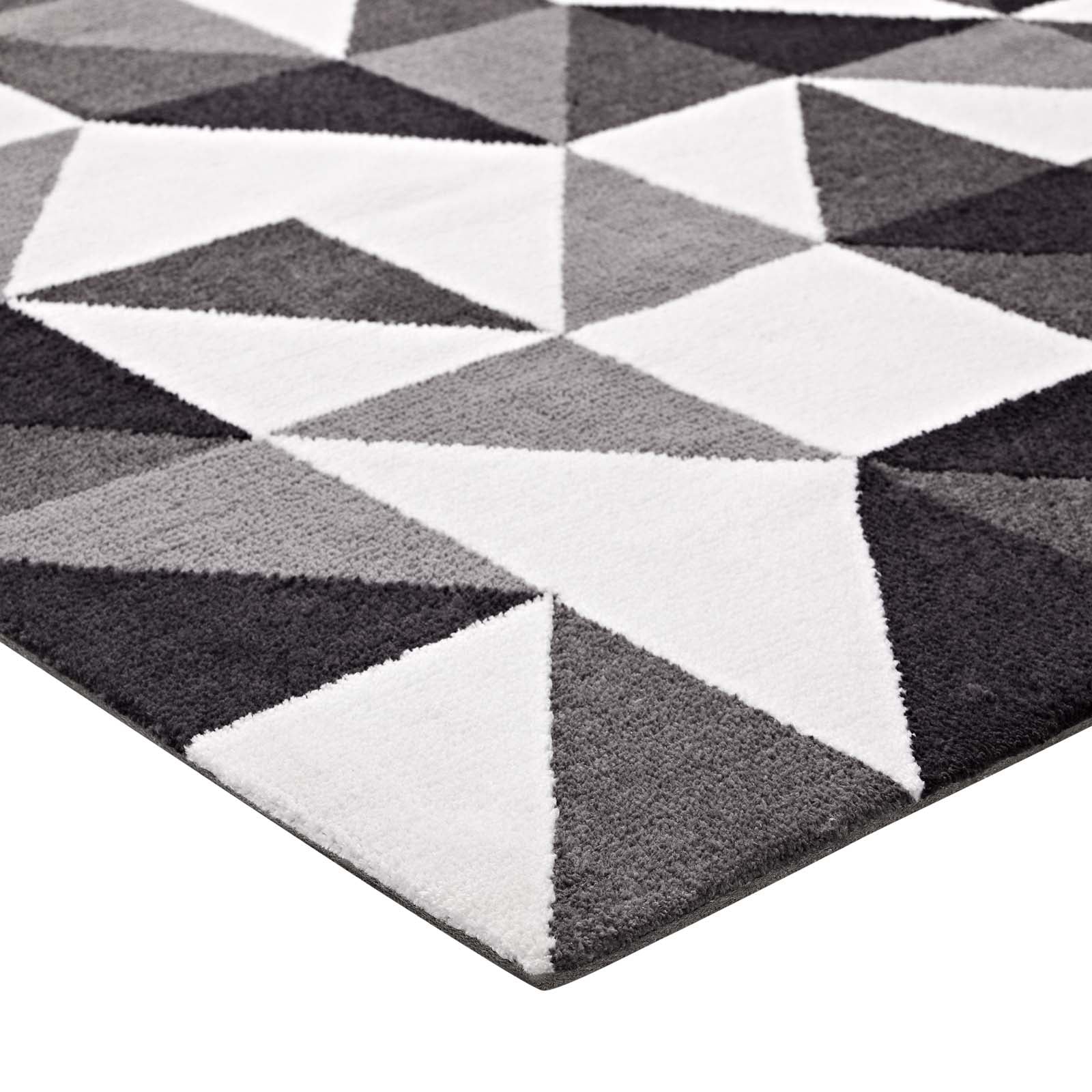 Kahula Geometric Triangle Mosaic 5x8 Area Rug