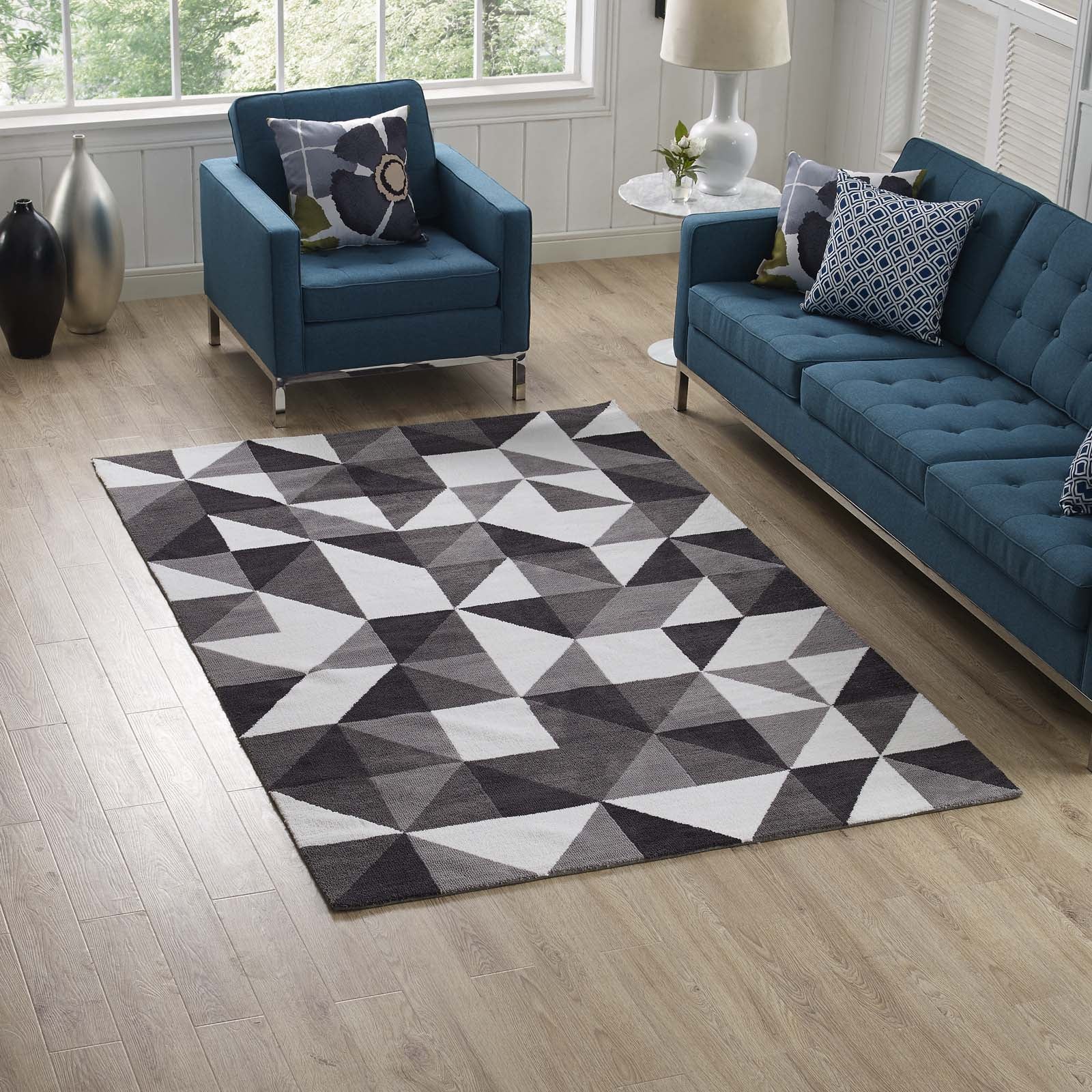 Kahula Geometric Triangle Mosaic 5x8 Area Rug