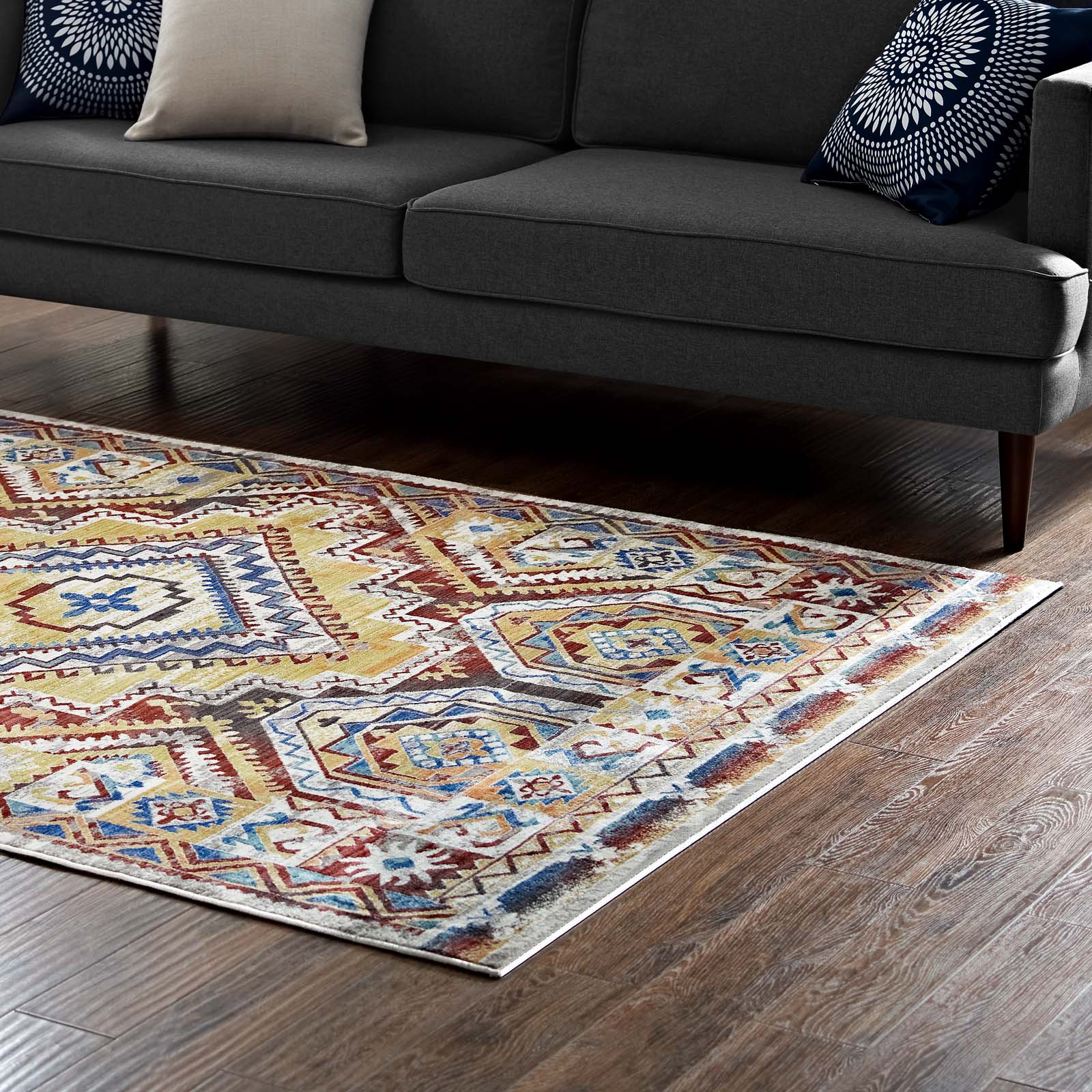 Florita Distressed Southwestern Aztec 4x6 Area Rug