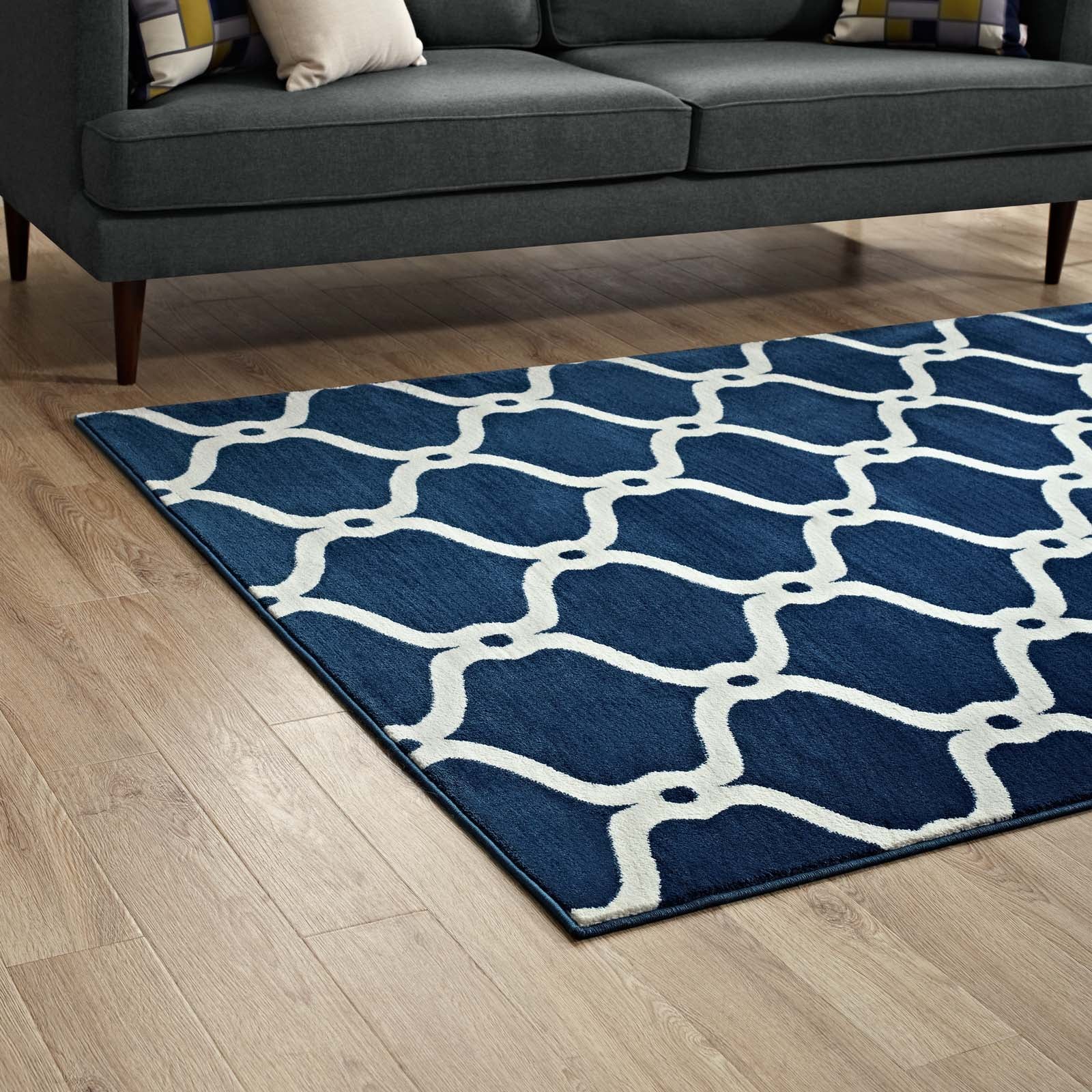 Beltara Chain Link Transitional Trellis 5x8 Area Rug