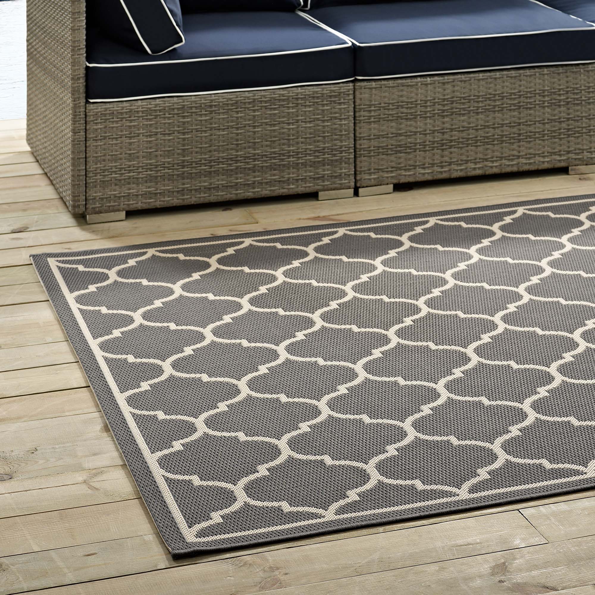 Avena Moroccan Quatrefoil Trellis 4x6 Indoor and Outdoor Area Rug