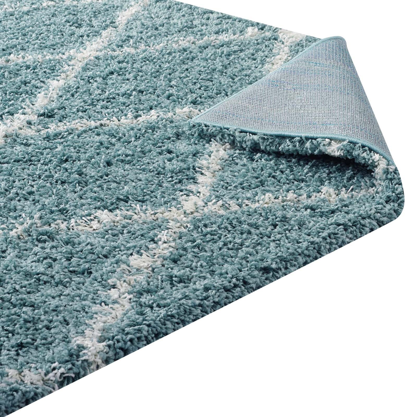 Toryn Diamond Lattice 8x10 Shag Area Rug