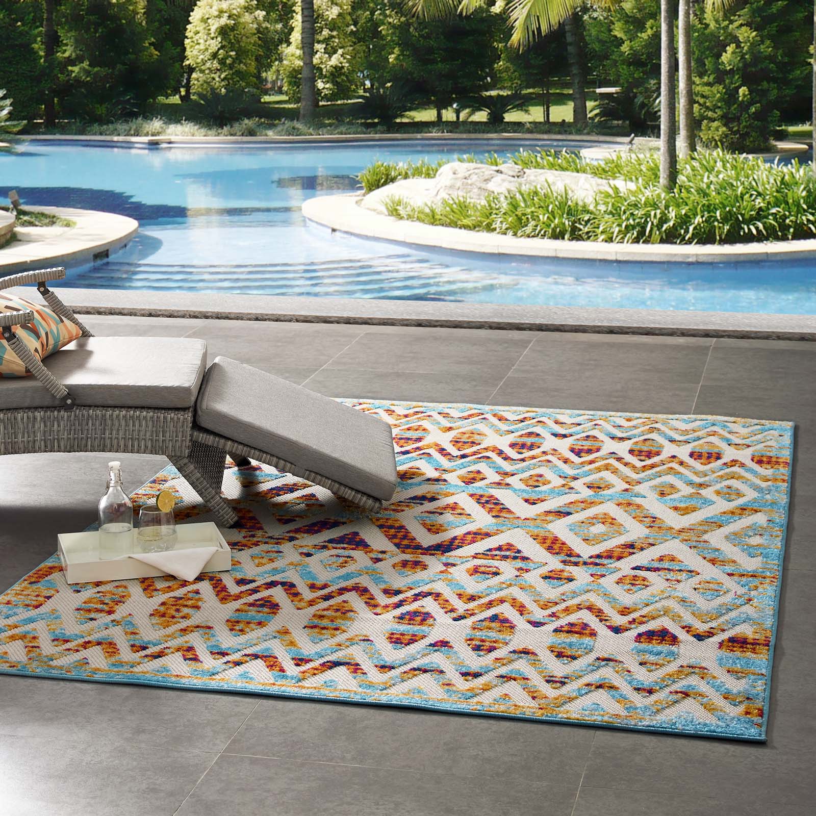 Reflect Tamako Diamond and Chevron Moroccan Trellis 5x8 Indoor / Outdoor Area Rug