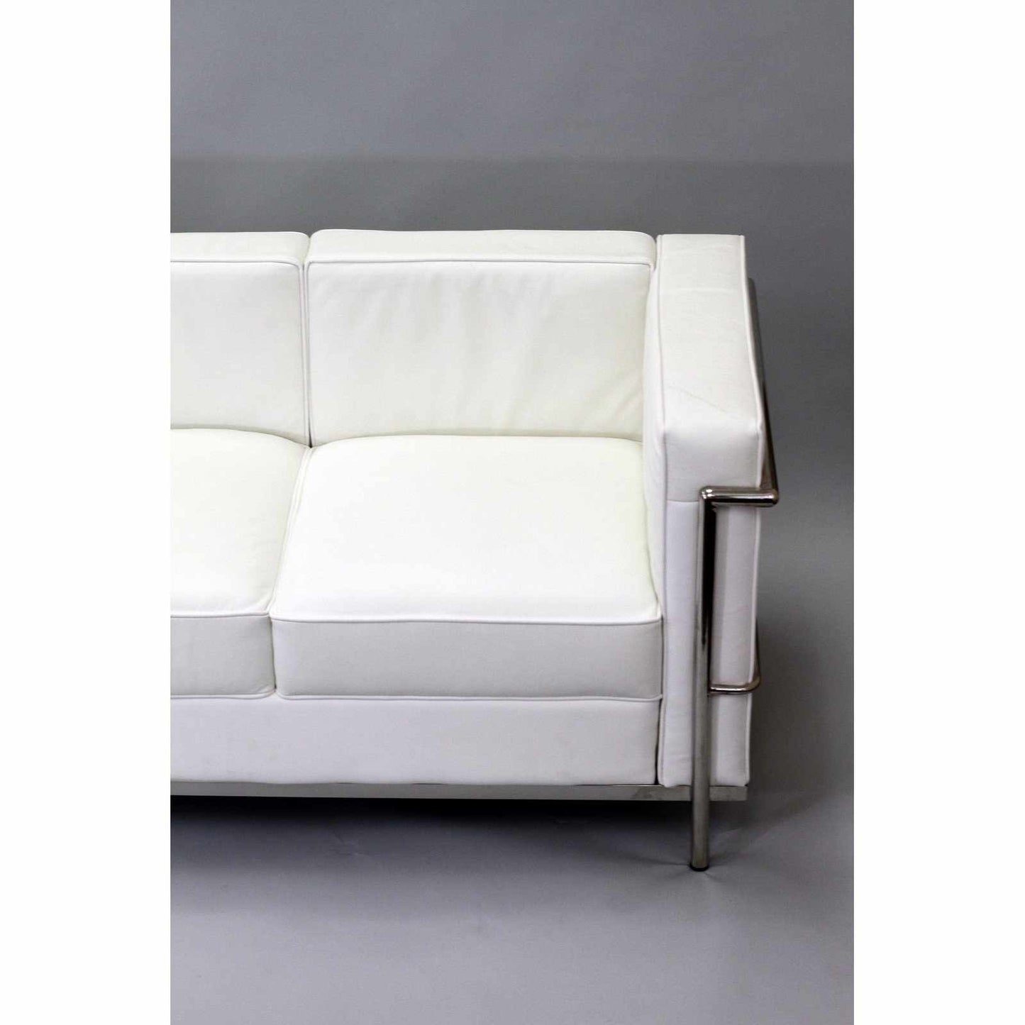 Le Corbusier LC2 Sofa - living-essentials