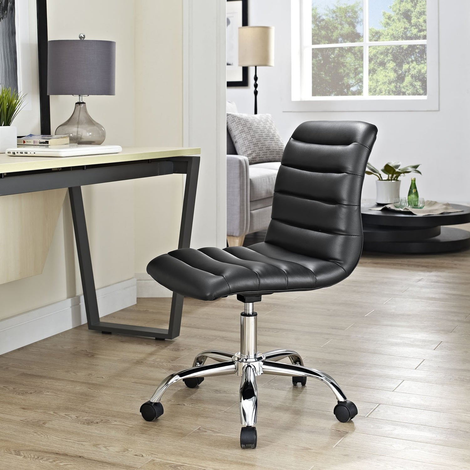 Office Chairs & Office Desks