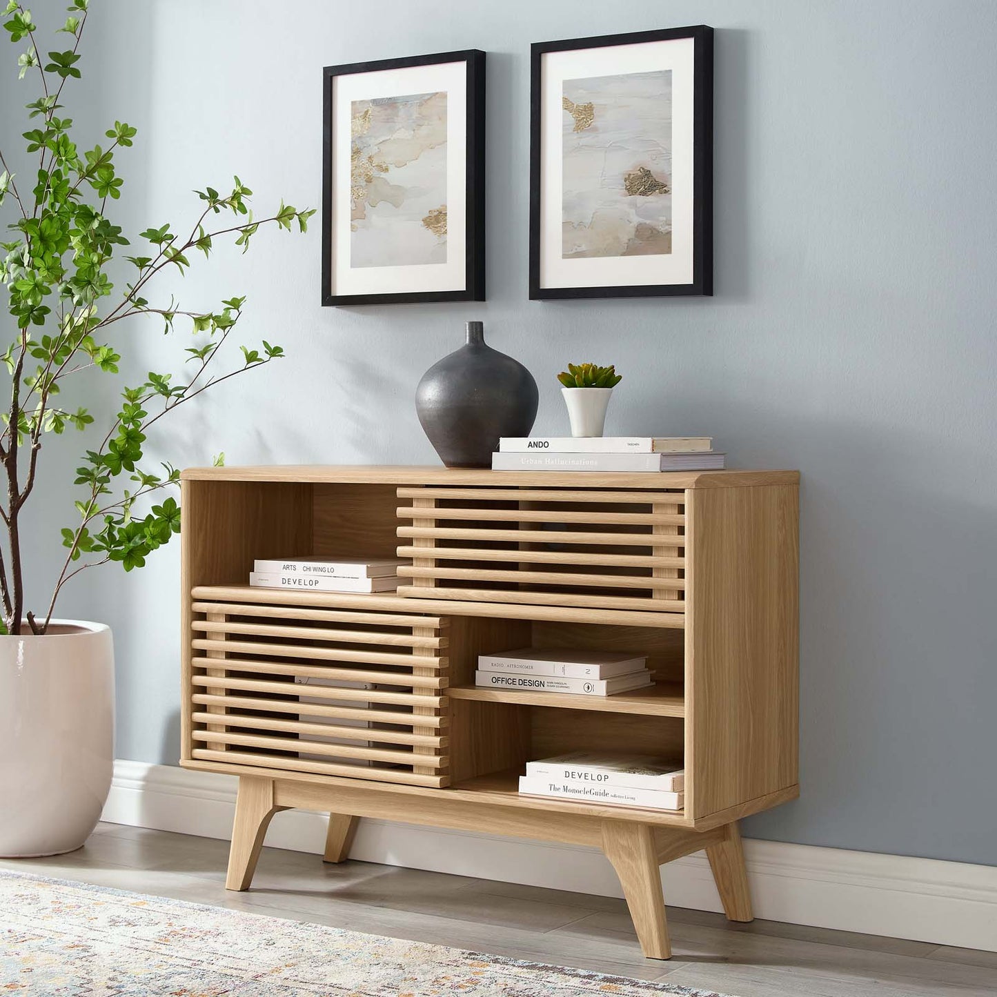 Grana Display Stand