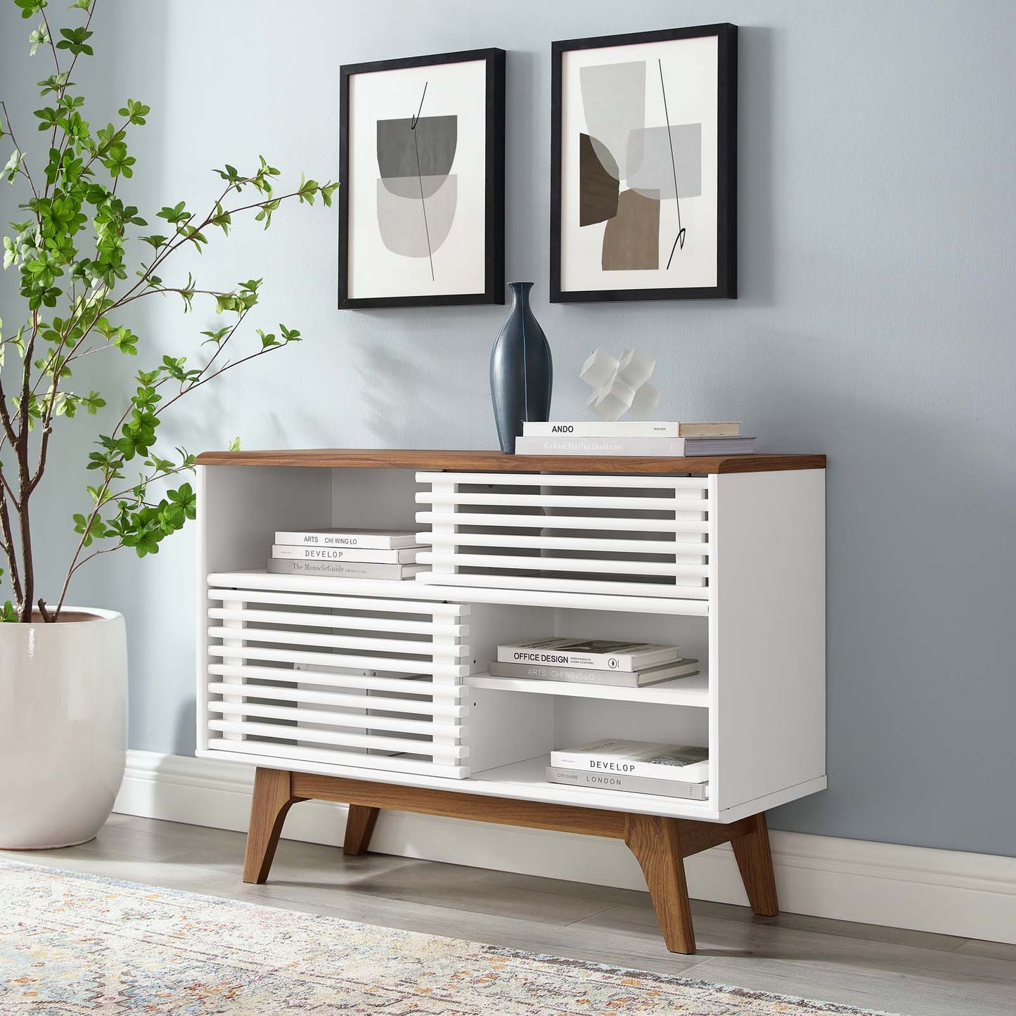 Grana Display Stand