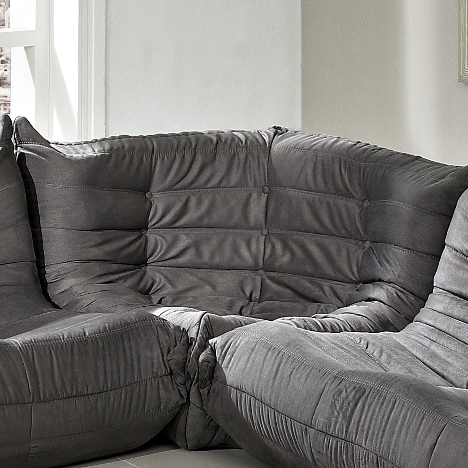 WAVERUNNER CORNER - living-essentials