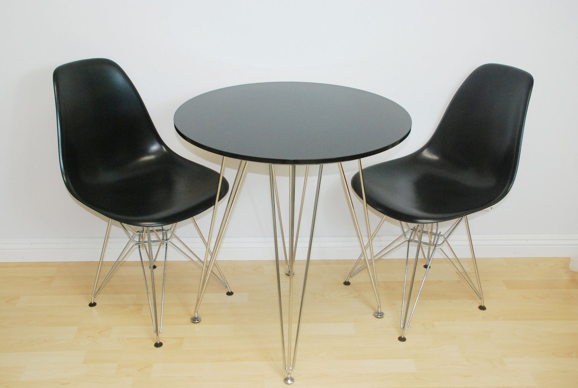 Eiffel Round Dining Table - living-essentials